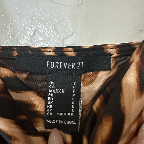 Cheetah print side slit dress - Picture 5 of 5